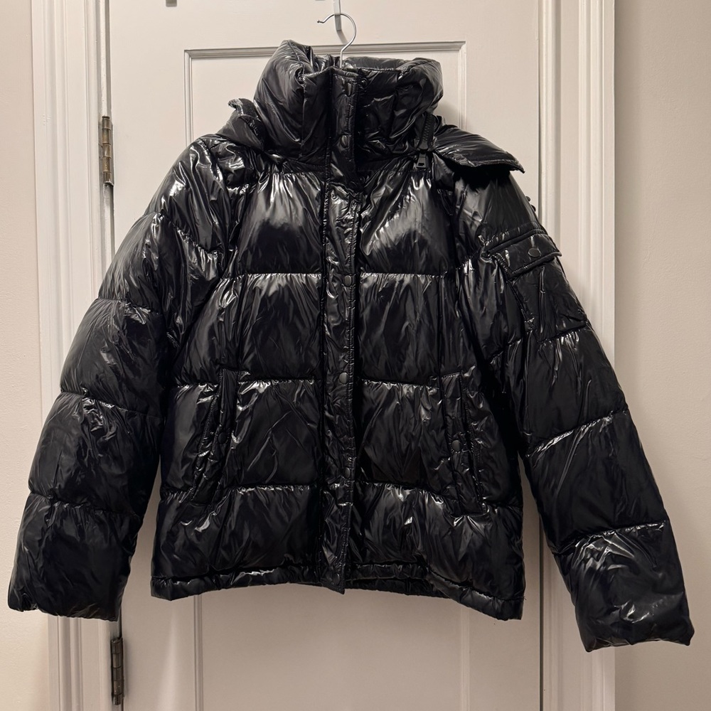 🚨MOVING SALE MAKE AN OFFER! AQUA brand “garbage bag” puffer jacket in black.
